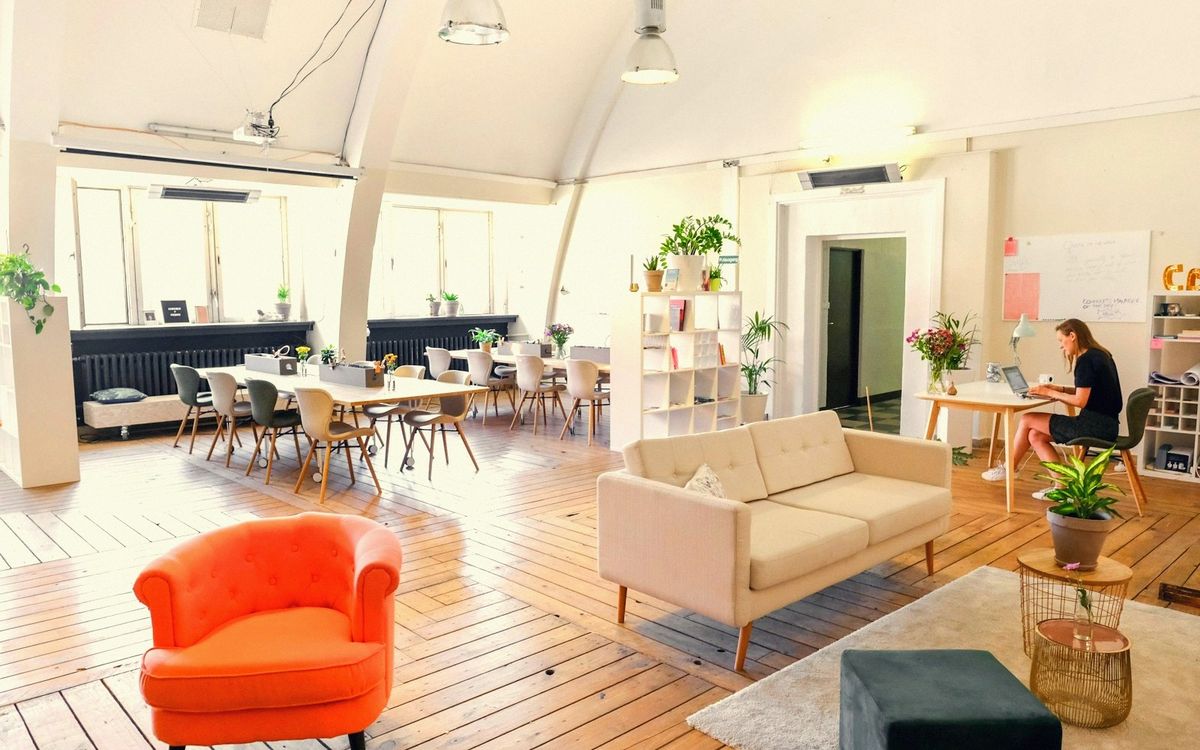 A coworking studio interior on the Île de Nantes